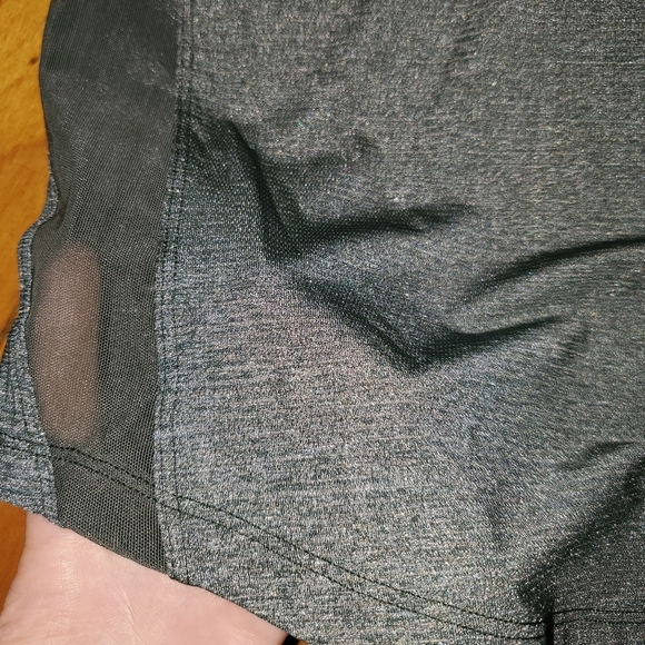 Lululemon Run Off Route tank top. Mesh. Green army + grey. Women size 8 - Picture 8 of 11